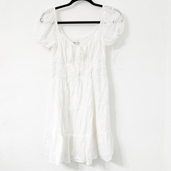 Hollister Dresses & Skirts - Hollister White Eyelet Puff Sleeve Mini Dress Medium